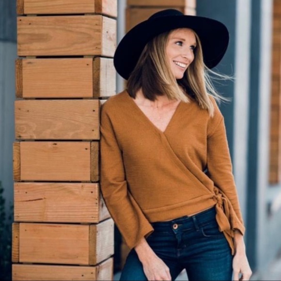 Madewell Texture & Thread Faux Wrap Tie Waist V Neck Bell Sleeve Top Burnt Cedar - Picture 4 of 12